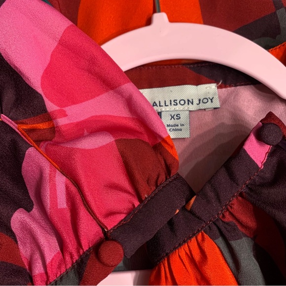 ALLISON JOY RED GRAPHIC PRINT LONG SLEEVE FRONT BUTTON CLOSURE CLASSIC BLOUSE - Picture 4 of 15